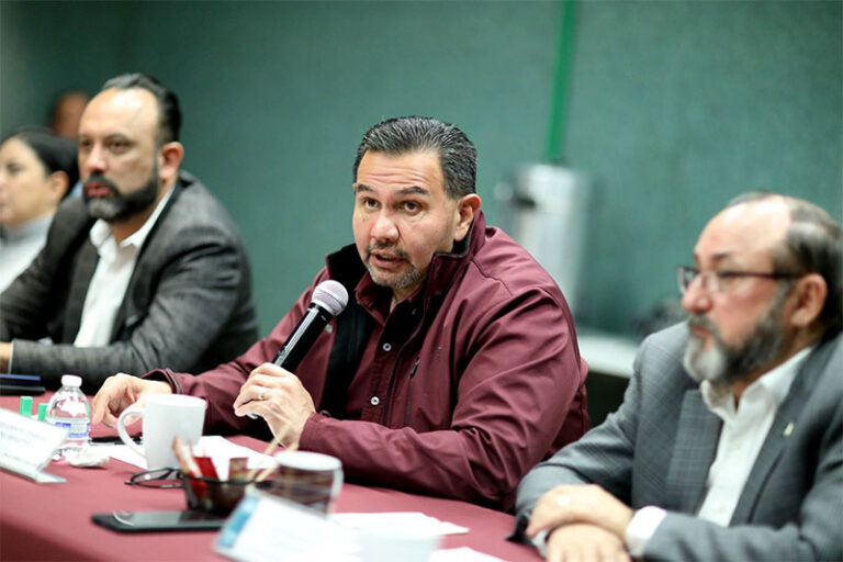 Participa Presidente Municipal en reunión del Consejo Deliberativo del IMIP