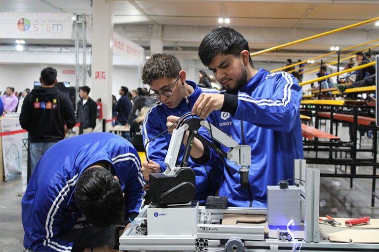 Presentarán estudiantes de la UT Paso del Norte proyecto innovador de robótica en China