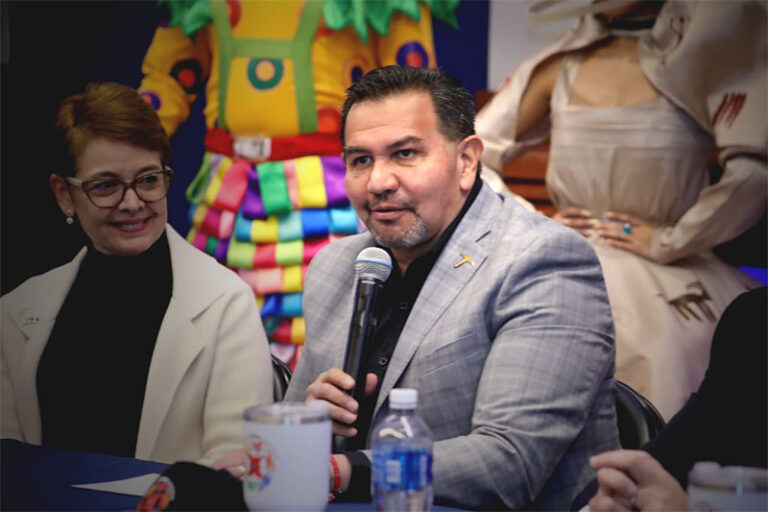 Invita el alcalde a la comunidad paseña al Desfile Conmemorativo de Ciudad Juárez