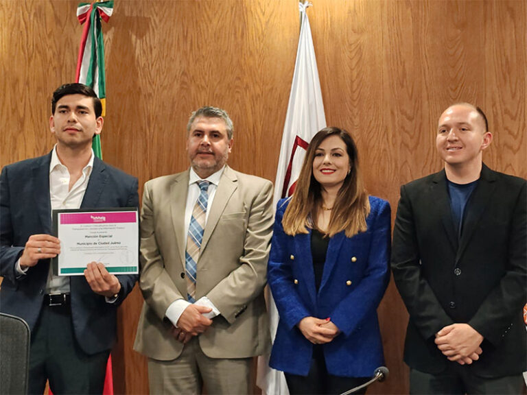 Reciben dependencias del Gobierno Municipal reconocimiento del ICHITAIP