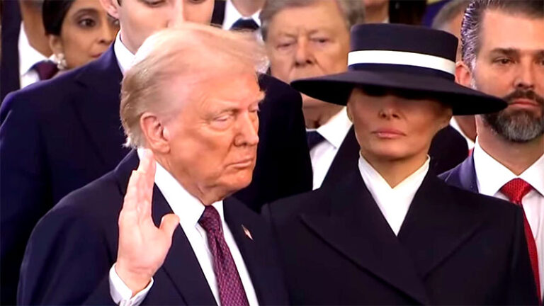 Trump regresa a la Casa Blanca