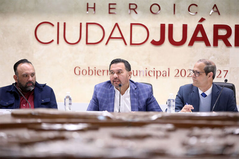 Invita alcalde a seguir avanzando en la Mejora Regulatoria