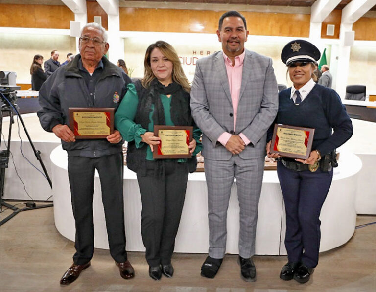 Reconocen a empleados con alto sentido de empatía y servicio al ciudadano