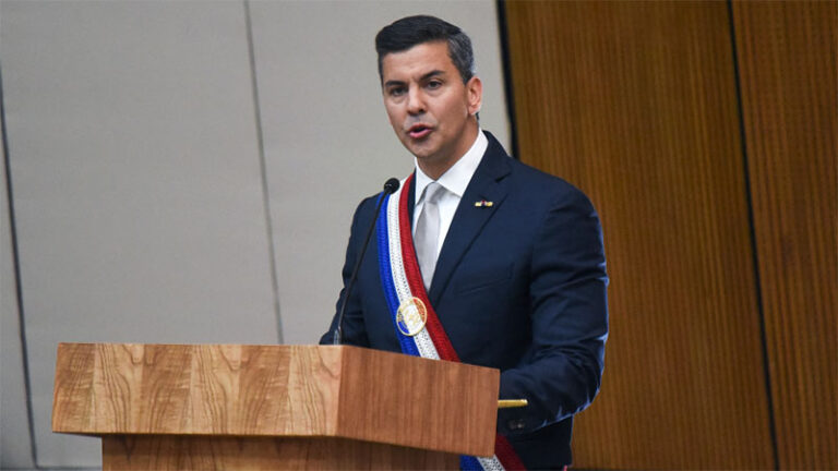 Diplomáticos de Venezuela son expulsados de Paraguay