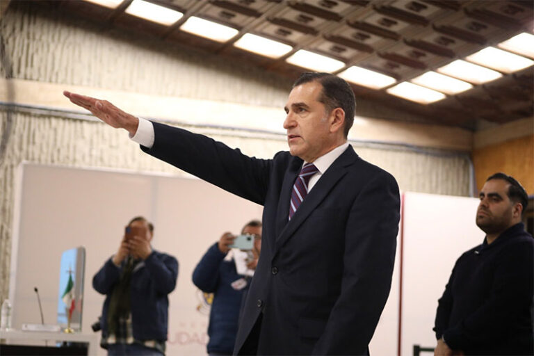 Toma protesta el nuevo director de la Operadora Municipal de Estacionamientos de Juárez