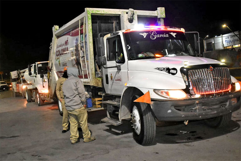 En Cruzada Nocturna mejora Servicios Públicos la avenida De los Aztecas