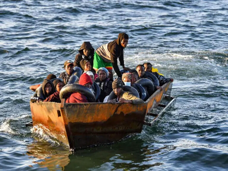 Salieron de la costa cerca de Sfax, naufragan y mueren 27 migrantes