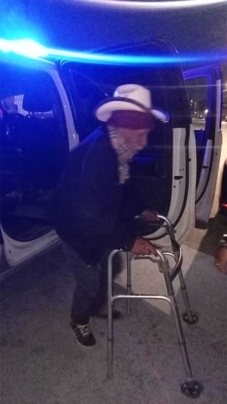 Brindan Policías Municipales apoyo ciudadano a adulto mayor