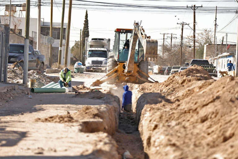 Pavimenta Obras Públicas calles en la colonia Nuevo Hipódromo