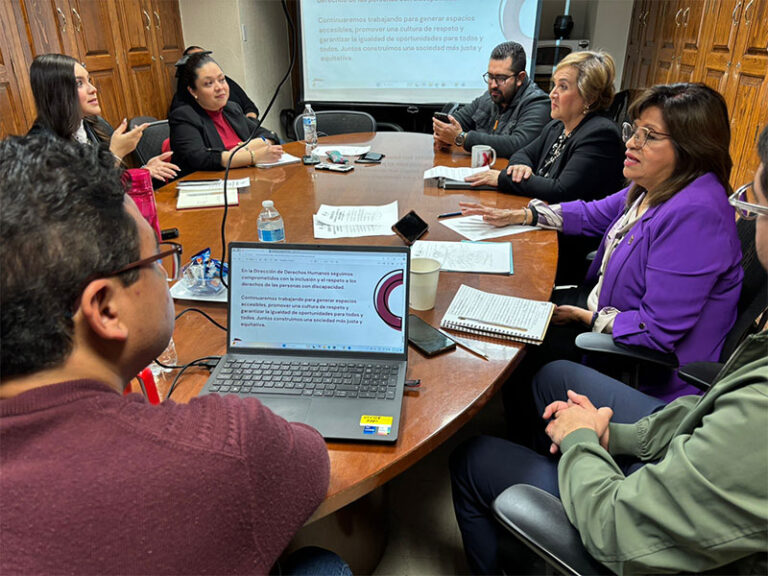 Derechos Humanos informa a regidores sobre atención que dan para personas con discapacidad