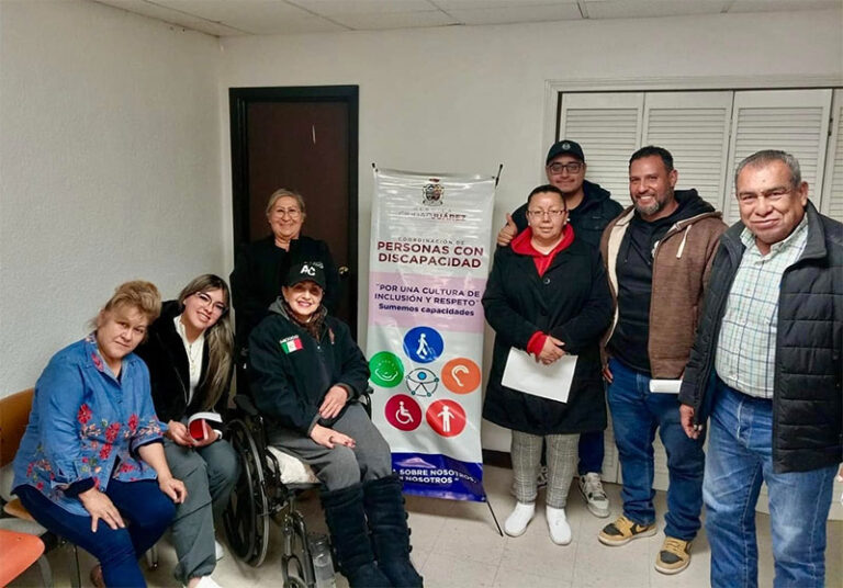 Dan plática de inclusión a trabajadores de Atención Ciudadana del Suroriente