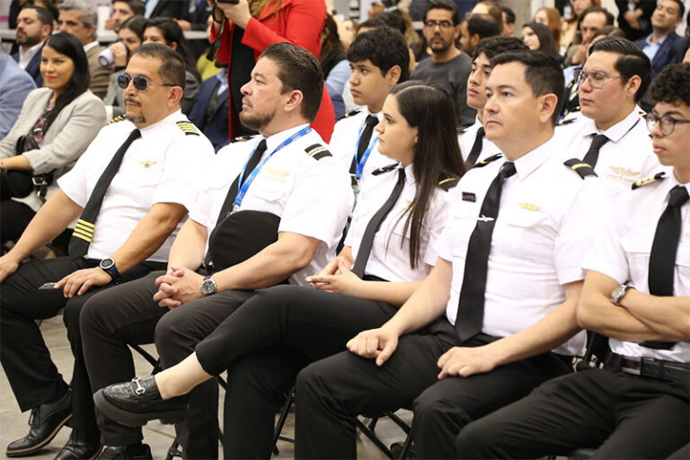 Firman convenio Inadet y Vivevolando para fortalecer al sector aeroespacial