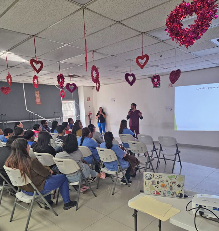 Dan pláticas de prevención del suicidio en la maquiladora YFY Júpiter