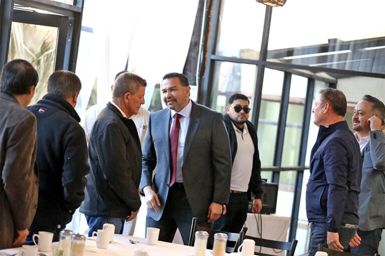 Se reúne el Presidente Pérez Cuéllar con diversos sectores de Cuauhtémoc