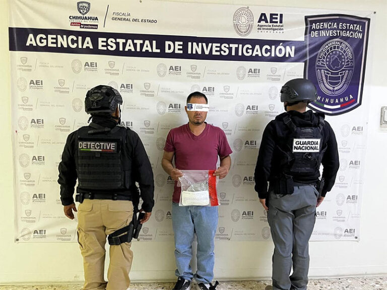 Arresta Policía del Estado a sujeto con 7 paquetes de supuesta droga en Juárez