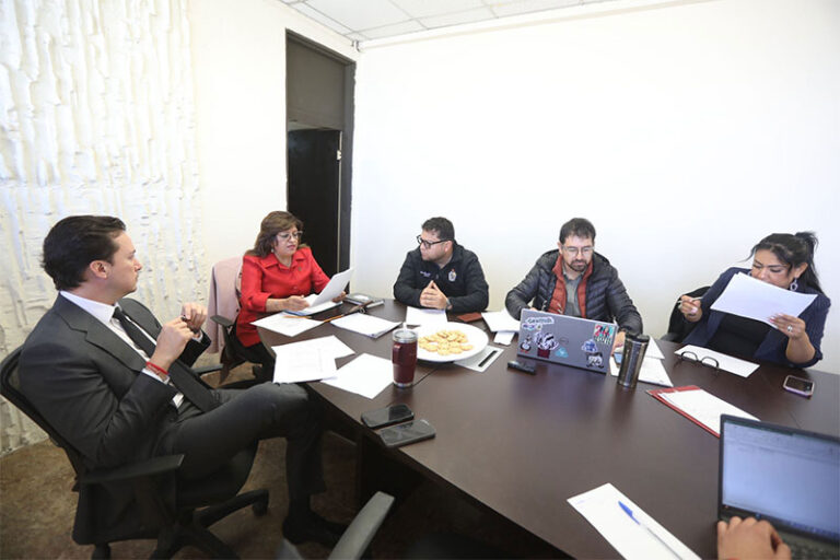 Comisión de Cultura entrega apoyo económicos a grupos artísticos