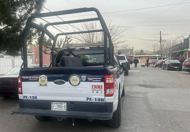 Hombre localiza a su esposa sin vida