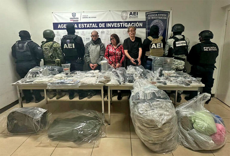 Capturan en Operativo Conjunto a pareja de adultos mayores y otro sujeto con gran cantidad de droga y arsenal en Juárez