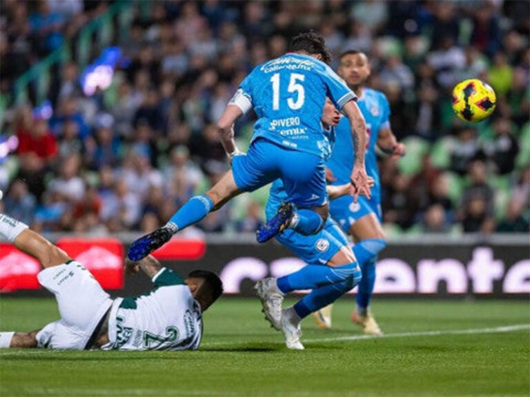 Cruz Azul hunde a Santos a domicilio