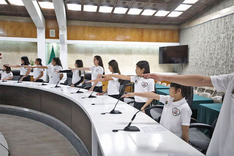 Toman protesta integrantes del Consejo de la Niñez y Adolescencia de Ciudad Juárez