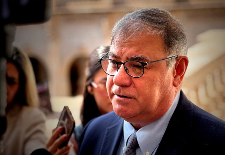 “Garantizaremos la transparencia y el acceso a la información”: Roberto Fierro