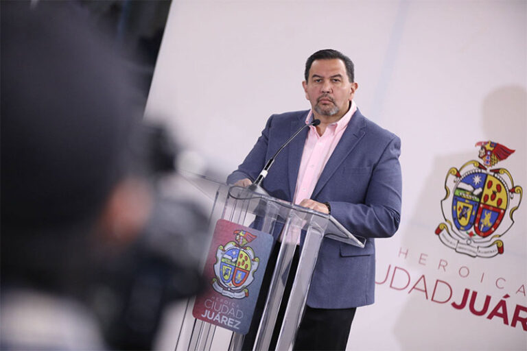 Exhorta alcalde a pagar Impuesto Predial