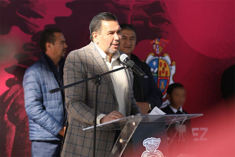 Entrega Presidente Pérez Cuéllar rehabilitación de escuela primaria Juan Álvarez