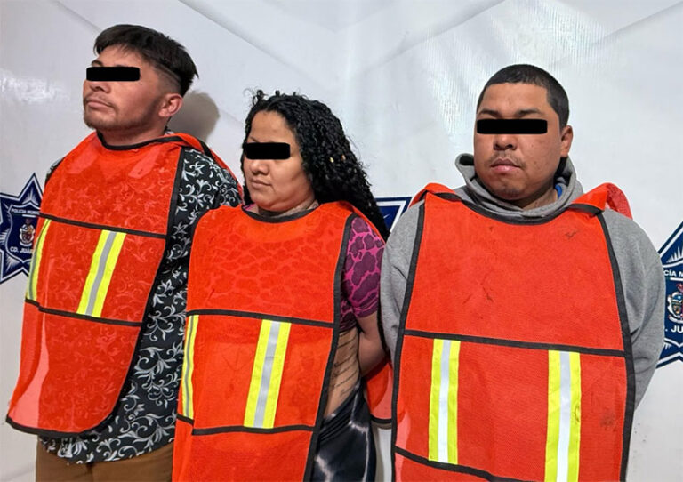 Policías Municipales detienen a mujer y dos hombres en posesión de 4 kilos de cristal