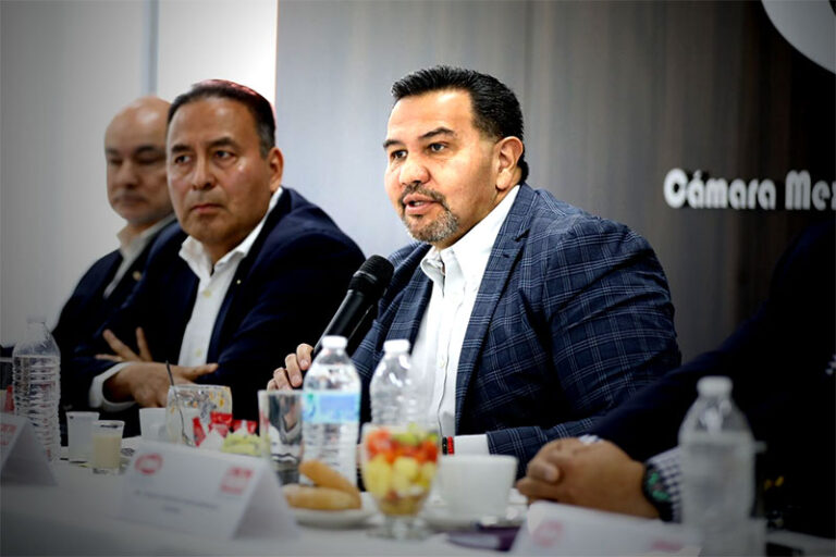 Reconoce la Cámara Mexicana de la Industria de la Construcción el trabajo del alcalde