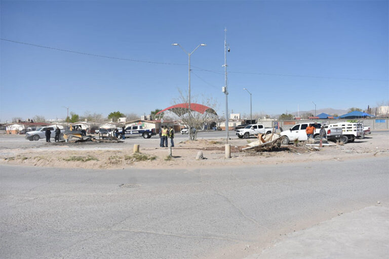 Retiran dependencias municipales negocios que operaban de manera irregular en la calle Durango