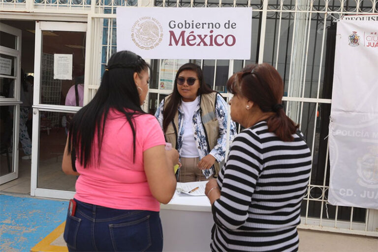 Llevan dependencias municipales sus servicios a los vecinos de la colonia Azteca