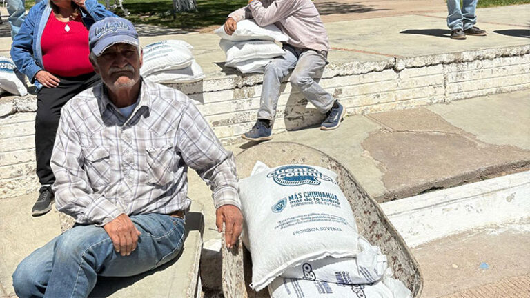 Apoyan SPyCI y DIF Estatal a 600 familias en Matachí con paquetes alimentarios