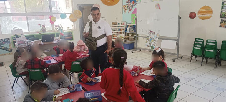 Dan plática de Brigada Escolar y Alumno Vial en el Jardín de Niños Gabriela Mistral