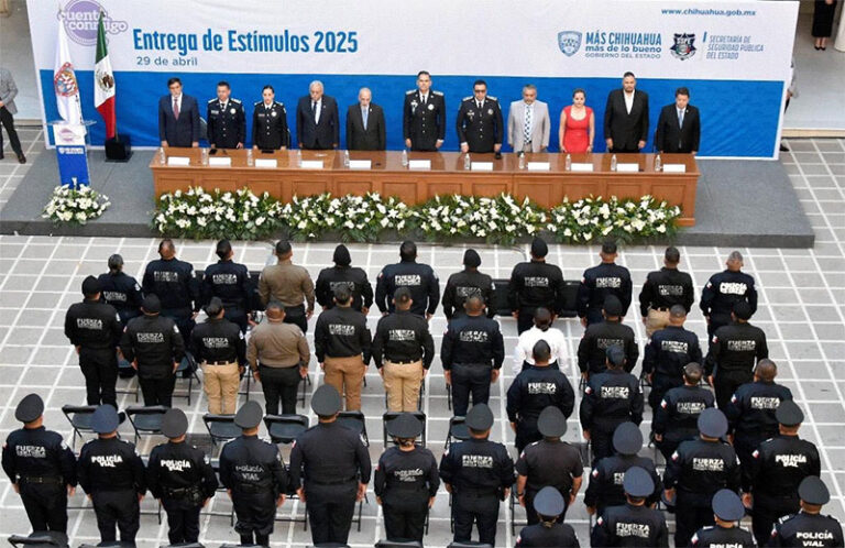 Reconoce SSPE a 52 policías con estímulos económicos por su trabajo en seguridad y valor heroico