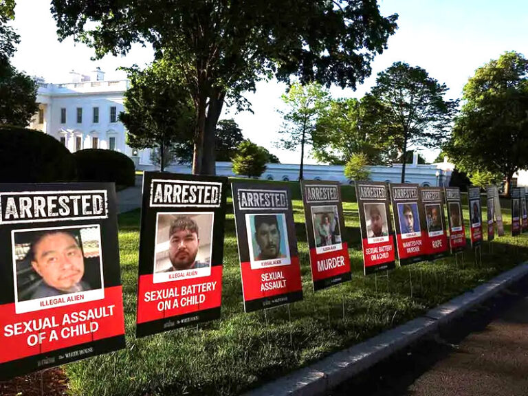 Los exhibe La Casa Blanca en su jardín