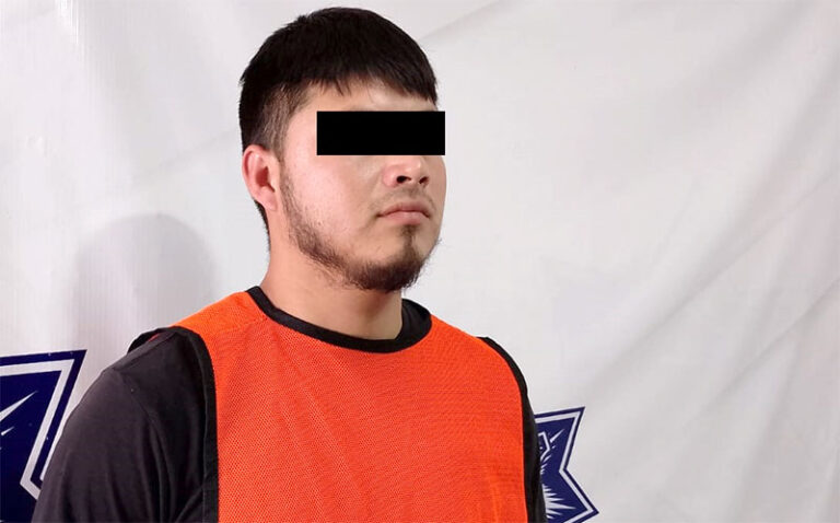 Detienen a sujeto por el delito de posesión de vehículo con reporte de robo