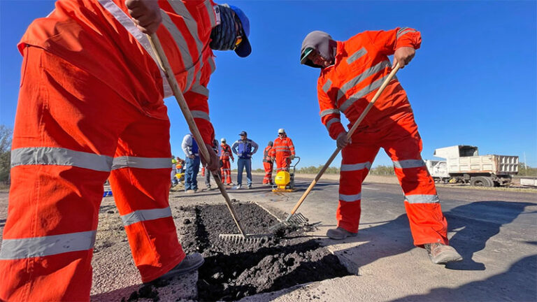 Da Estado mantenimiento a más de 56 mil metros cuadrados de carreteras estatales