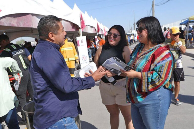 Ofrecen dependencias municipales sus servicios en Horizontes del Sur