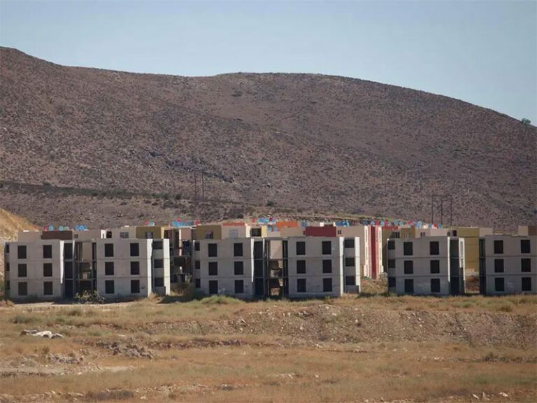 11 empresas para la construcción de 51 mil viviendas de Infonavit