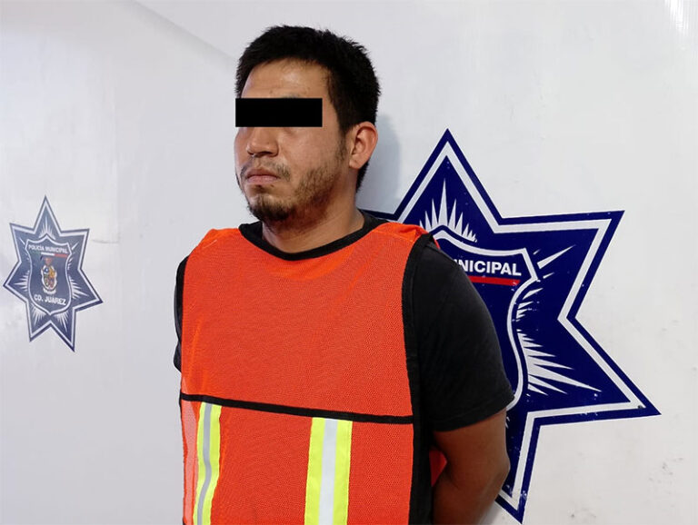 Detienen a sujeto por el delito de posesión de vehículo con reporte de robo