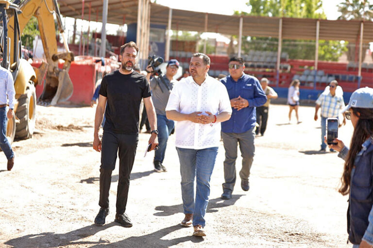 Supervisa alcalde obras en el campo de la Liga de Beisbol Infantil y Juvenil Satélite