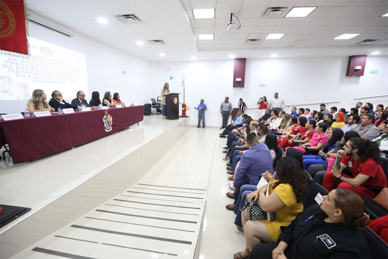 Imparten capacitación para prevenir delitos contra médicos veterinarios