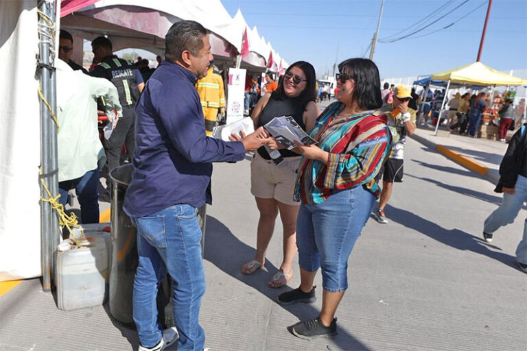 Llevan dependencias municipales sus servicios a Horizontes del Sur