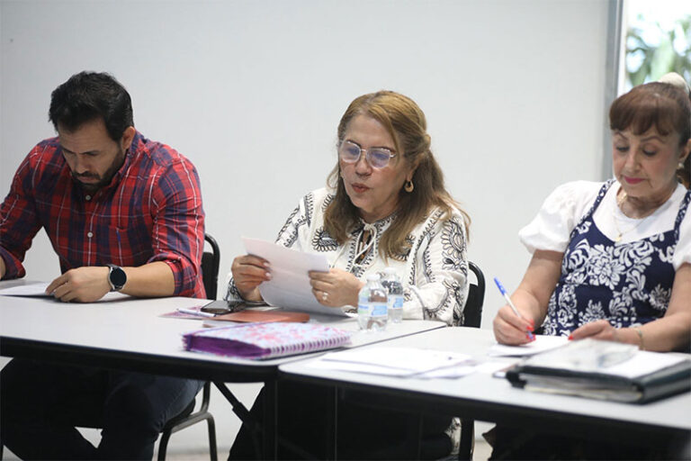 Imparten plática “Envejecimiento, tipos y su importancia”