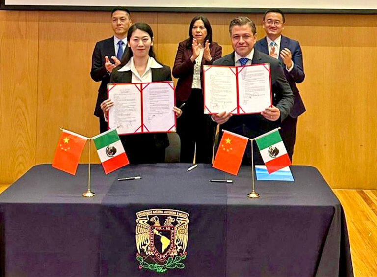 Firma Cobach convenios de colaboración con tres instituciones educativas de China