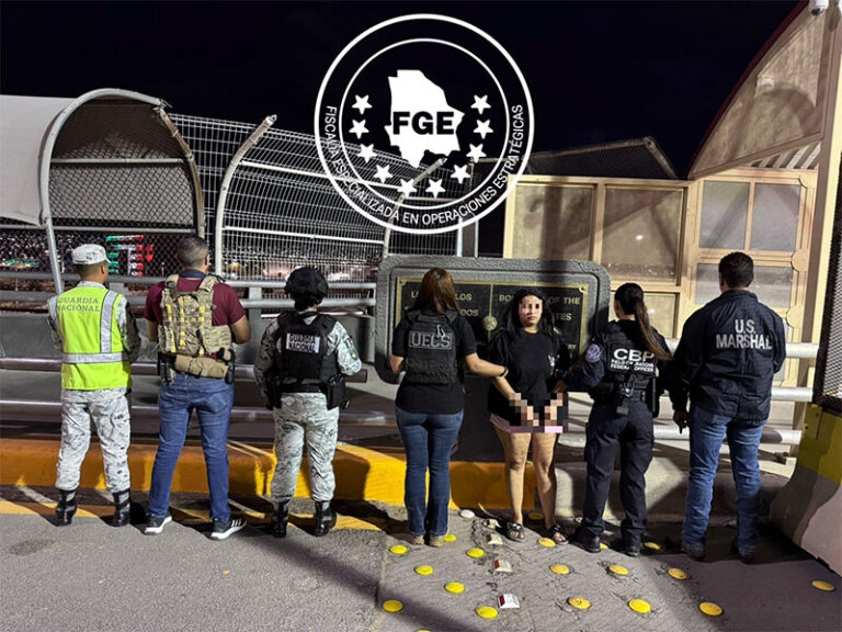 Captura AEI a mujer estadounidense prófuga de la justicia por contrabando de migrantes