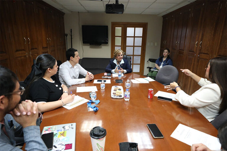 Regidores revisan pormenores de la Caminata por las Personas Mayores
