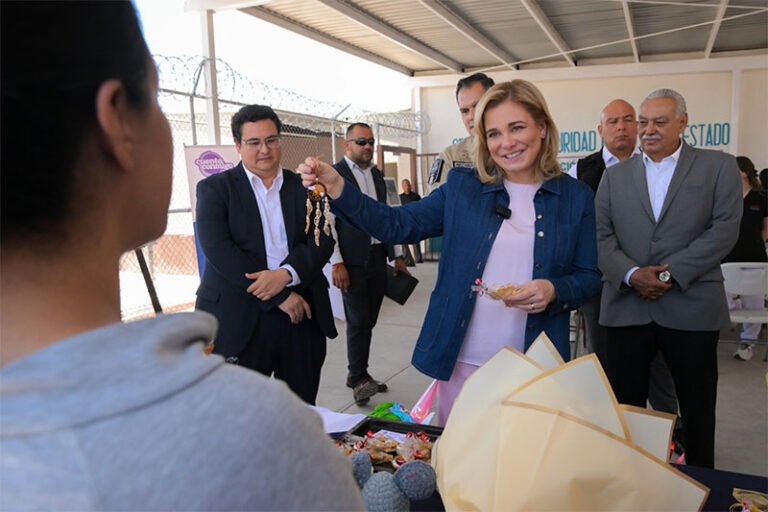 Maru Campos recorre Estancia Infantil Montessori del Cereso N° 1 de Aquiles Serdán
