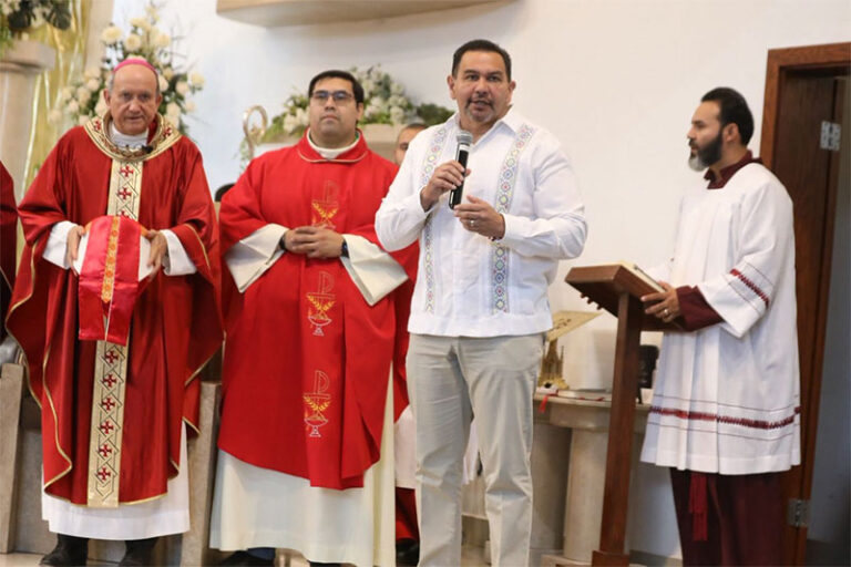 Acuden el alcalde y su esposa a ceremonia por San Judas Tadeo