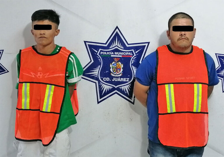 Tras causar daños y amenazas arrestan a dos hermanos con réplica de arma